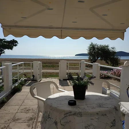 House Néa Péramos