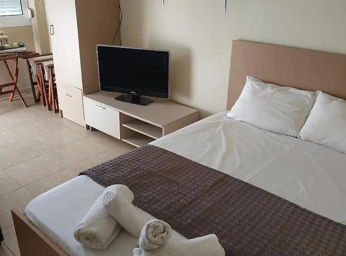 House Apartman Néa Péramos